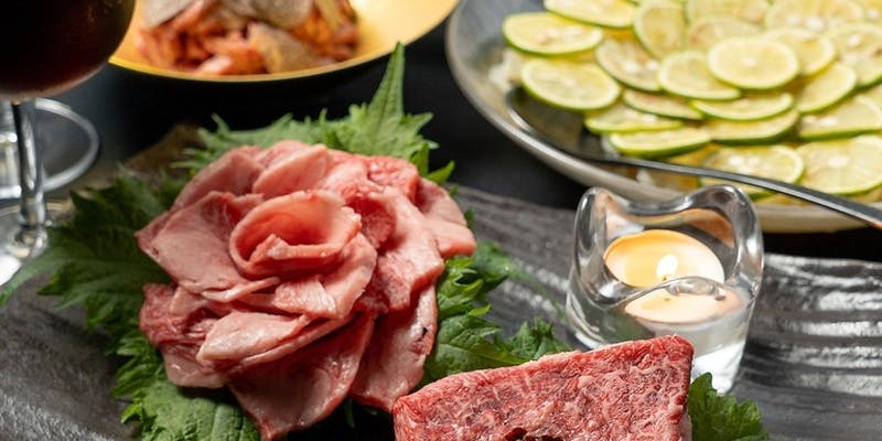 【肉ケーキでお祝いコース】希少部位、うにく寿司、ホルモンなど多彩な肉料理が勢揃い