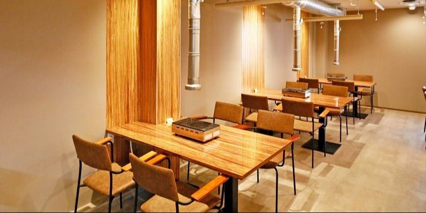 焼肉の女 綾門寺赤奈 1 赤門 穴川店 | 株式会社赤門