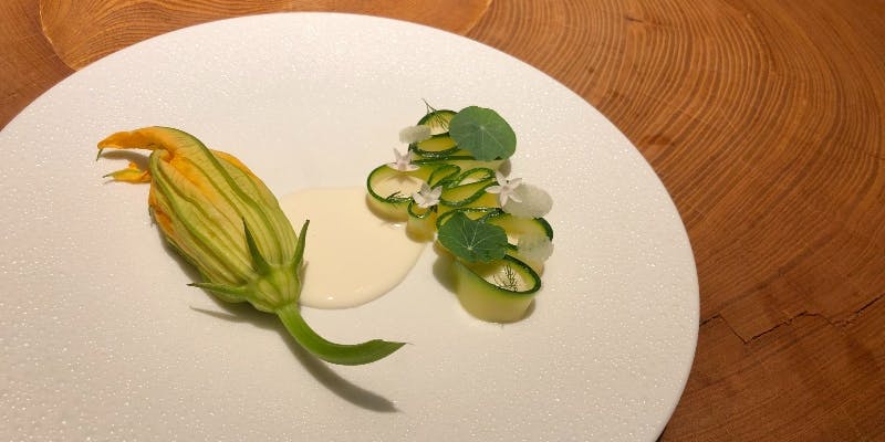 【Epiphany】おまかせスタイルのスタンダードディナーコース（8品前後）＋（記念日プレート）