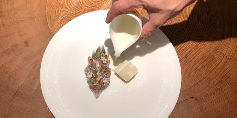 【Cantus】おまかせスタイルのランチコース（前菜2品、魚、肉、デザートの5品）＋（記念日プレート）