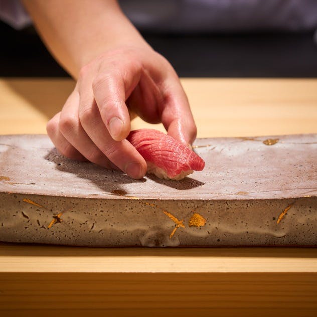 職人技が光る、伝統と革新の握り寿司