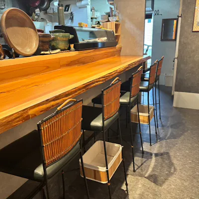 落ち着いた雰囲気の店内