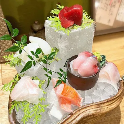 新鮮な旬の魚介を使った多彩な料理