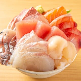 漁港直送の新鮮な海鮮料理