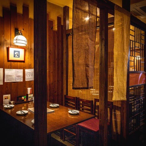 接待から宴会まで対応！全席テーブル＋個室完備！