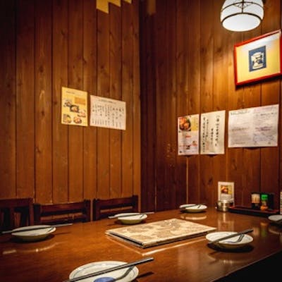 少人数から大人数まで対応可能な個室空間