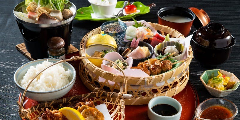 【わかどり御膳】和食と鳥の折衷御膳（土曜・日曜・祝日）