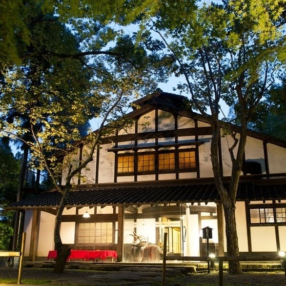 風情ある日本家屋で味わう本格鳥料理