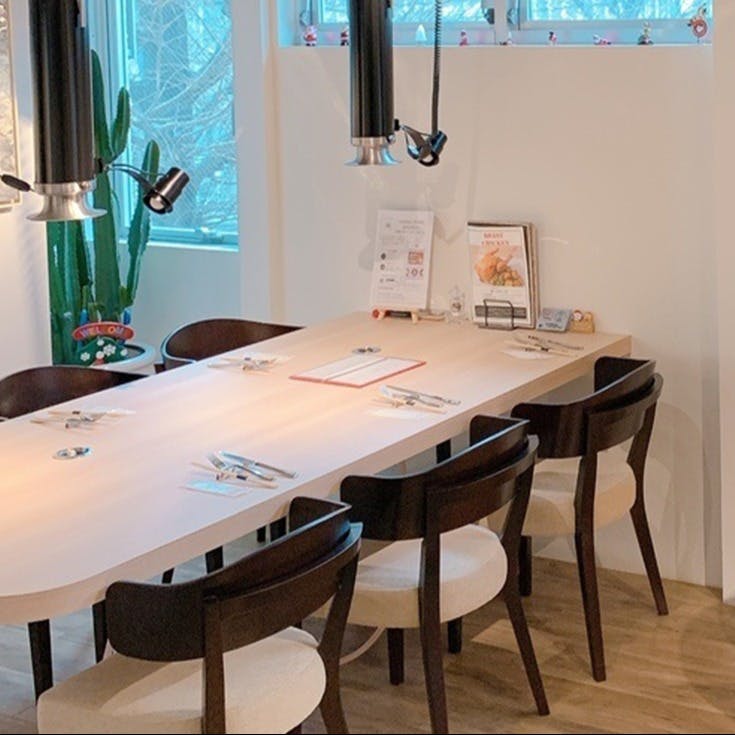 落ち着いた雰囲気の店内