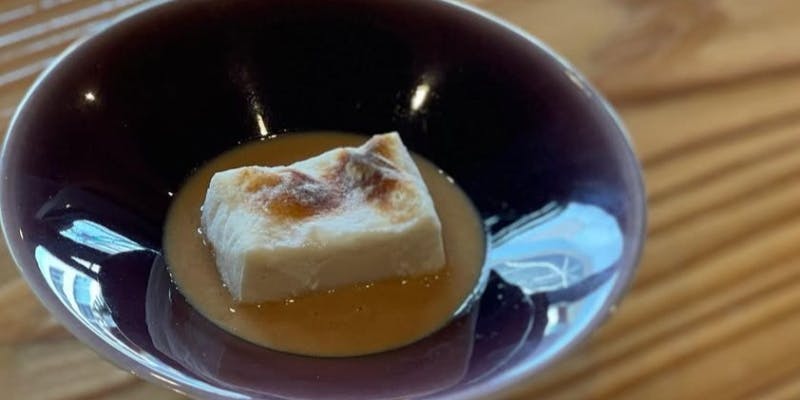 山形水炊き鍋コース（名物の胡麻豆腐、水炊き鍋、雑炊、甘味まで。全8品を心ゆくまで堪能）