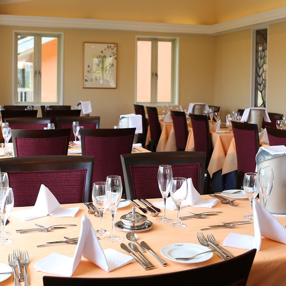 落ち着いた雰囲気の店内