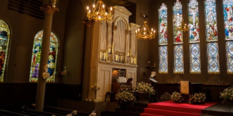 神聖な大聖堂で、一生もののサプライズを【大聖堂プロポーズ 「ディナー付き」プラン】