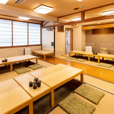 最大70名様まで可能。広々とした掘りごたつ式の大宴会場