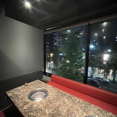 都会の喧騒を忘れさせる、洗練された大人のためのプライベート空間