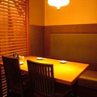 多彩な個室で寛ぎの時間を提供