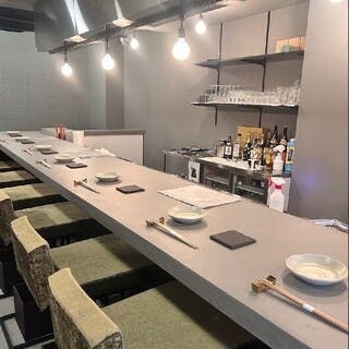 洗練されたシックな空間は、大切な方との贅沢ディナーに最適