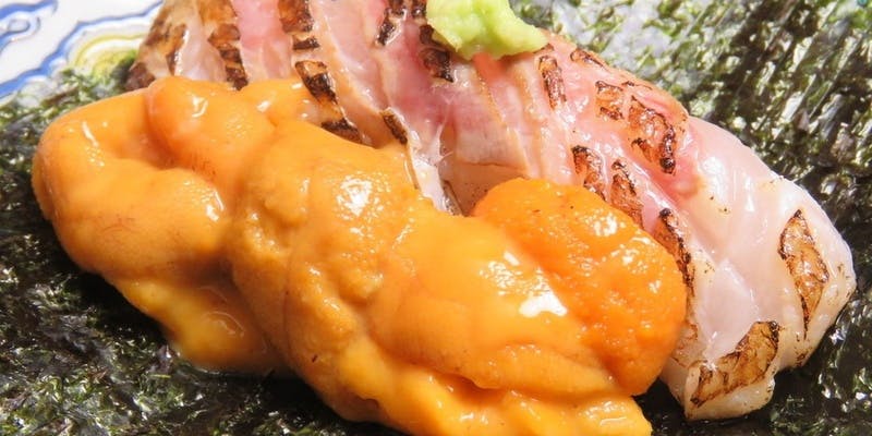 名物「ウニとノドグロの手巻き」＋蟹の付いたお任せコース　