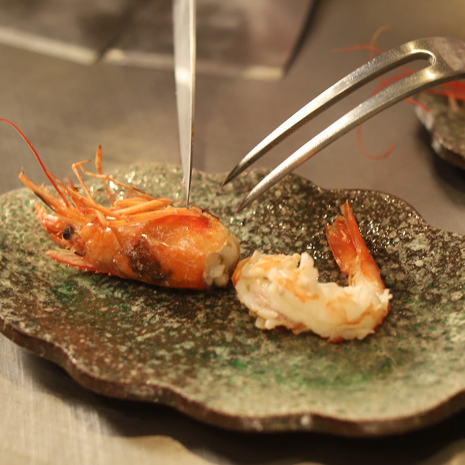 厳選された旬の食材を使用した多彩なメニュー