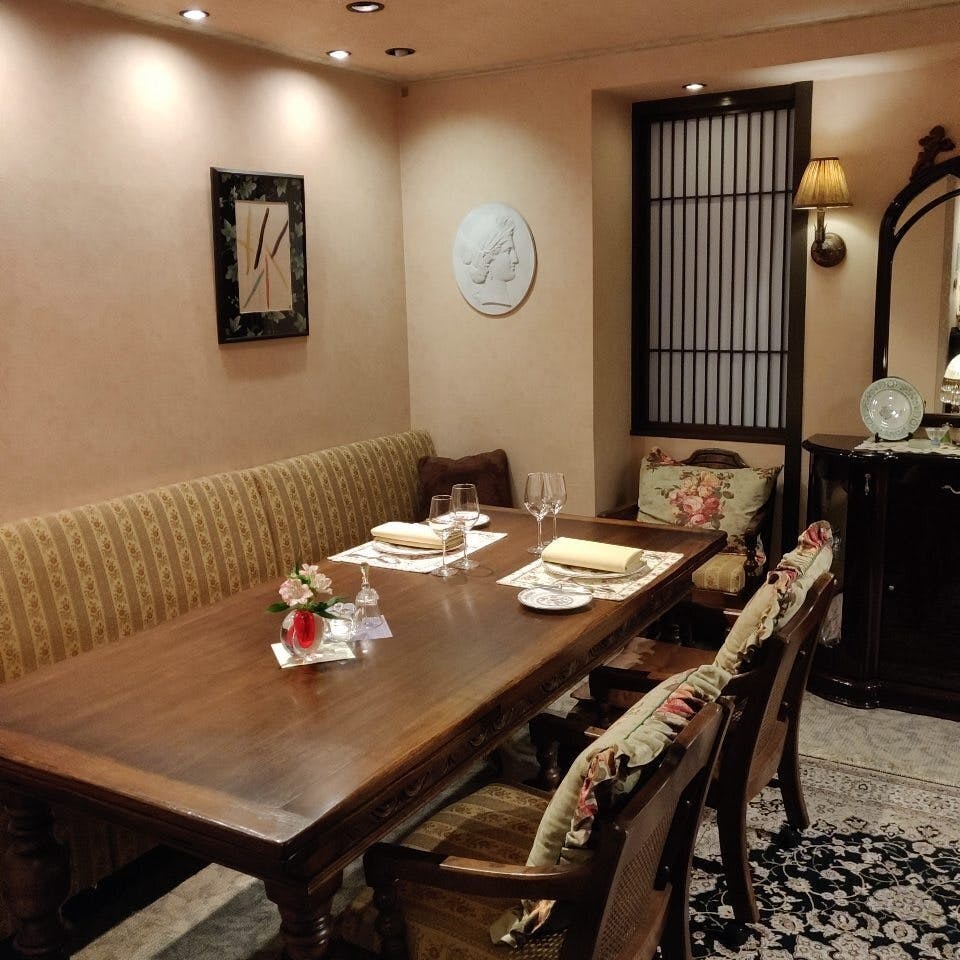 落ち着いた雰囲気の店内で特別な時間を