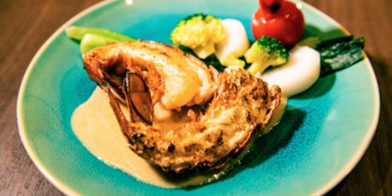 【3960円】季節のランチプレート オマール海老半身