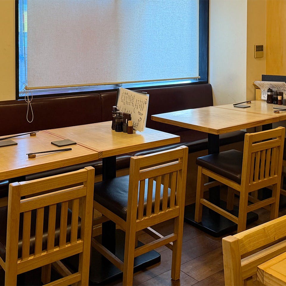 落ち着いた雰囲気の店内