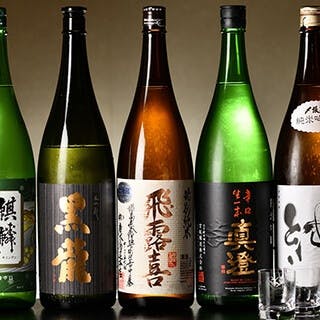 希少な日本酒を含む多彩なドリンク