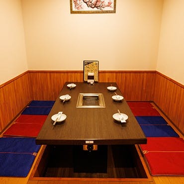 落ち着いた雰囲気の個室空間