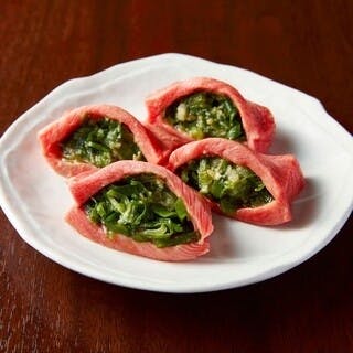 名物「厚切りネギ包みタン」が人気！