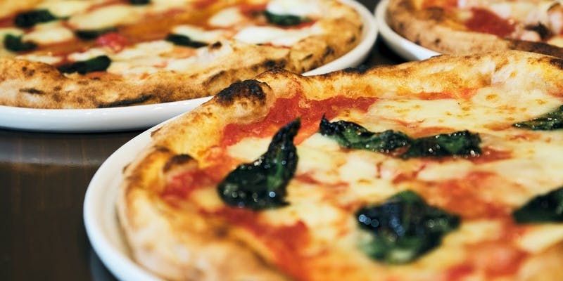 【おまかせコース】前菜、パスタ、ピッツァ、メインの窯焼き料理、デザートなど