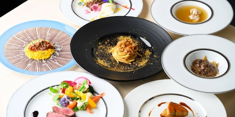 ワイニスタの看板料理が並ぶスペシャルコース