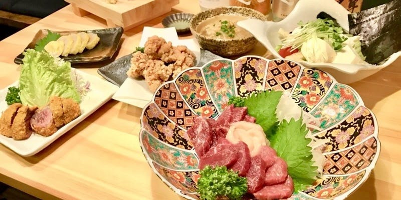 くまもと名物「桜鍋」入り満喫コース  桜鍋をメインに、馬肉料理を多彩に楽しめます
