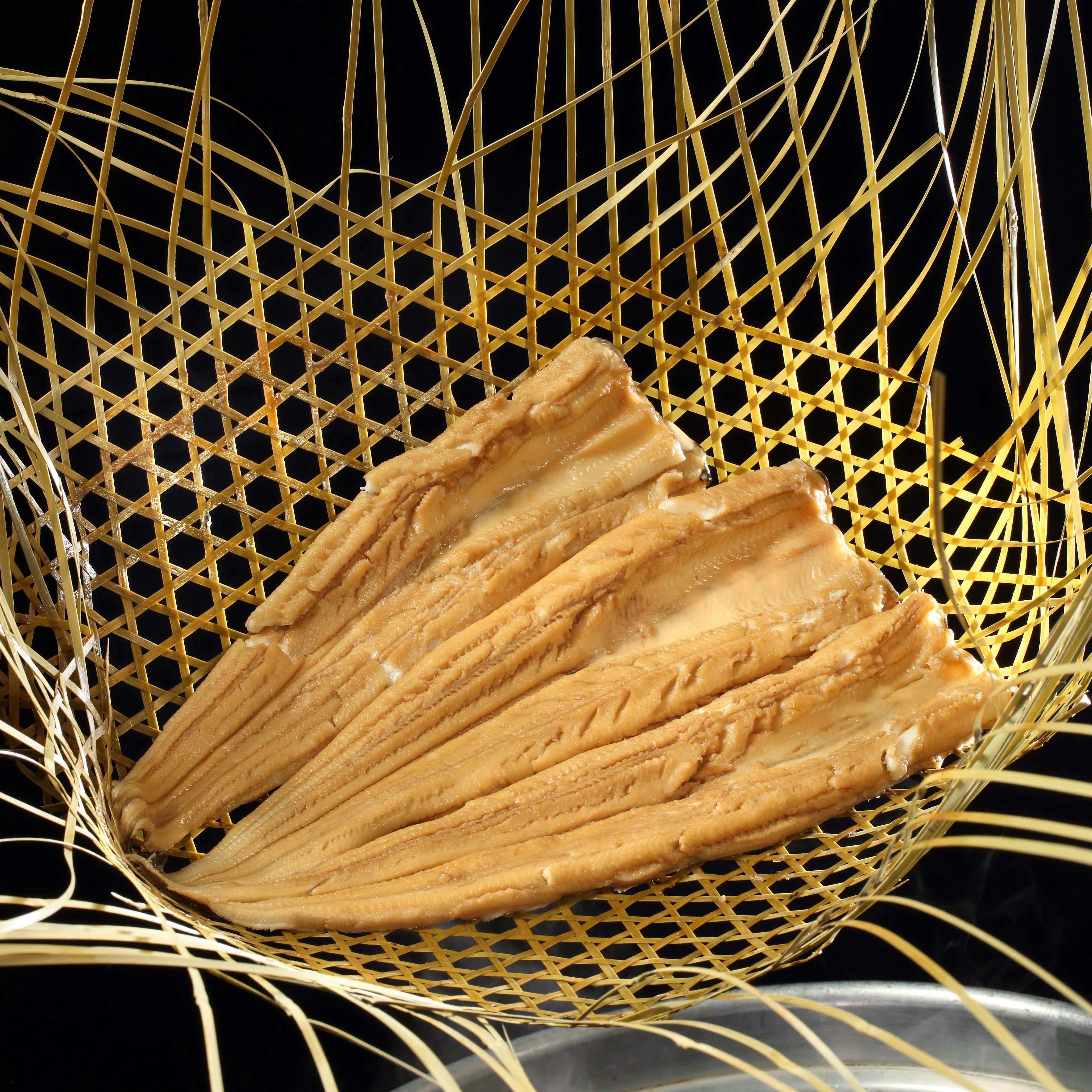 とろける食感、名物の煮穴子