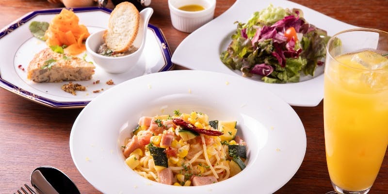 土・日・祭日限定【週末のパスタランチ】サラダ付き・選べる3種のパスタ  ※ドリンク、前菜は付きません。