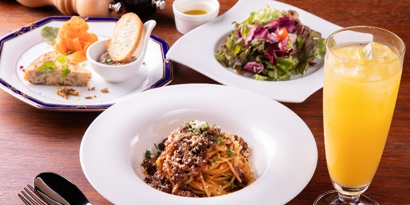 土・日・祭日限定【週末のパスタランチセット】前菜・サラダ・パスタ・ドリンクの付いた贅沢ランチ　1800円