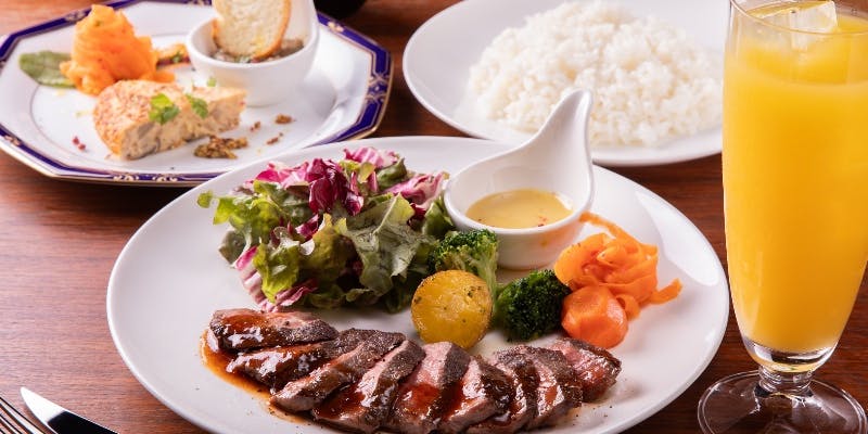 土・日・祭日限定【お肉のランチセット】ちょっぴり贅沢な週末に（前菜・サラダ・お肉・ドリンク付）2500円
