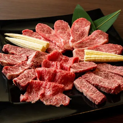 迷ったらコレ!ボリューム満点、豪華な肉盛り