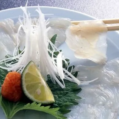 厚切りで旨みを堪能する『てっさ』