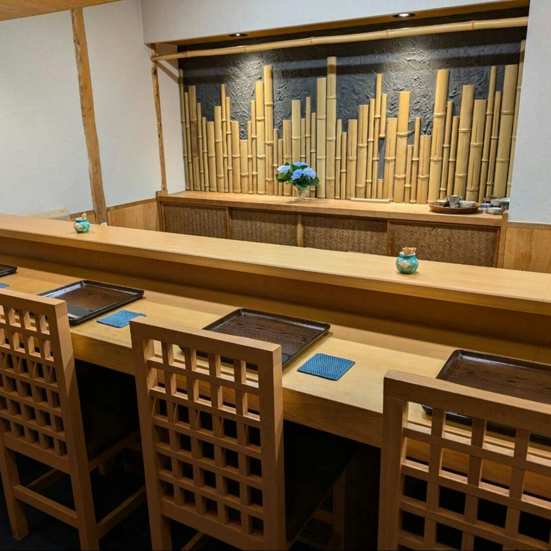 落ち着いた雰囲気の店内