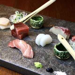 御魚にこだわる「今日のお造り盛り合わせ」