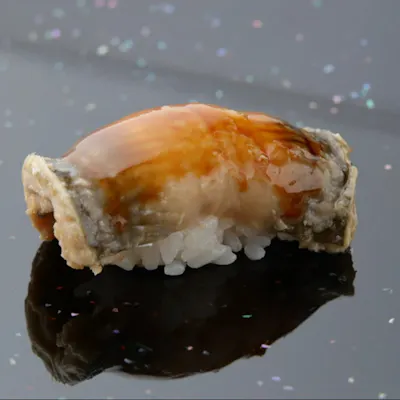季節に合わせて異なる食べ方が楽しめる、看板メニューの『穴子』