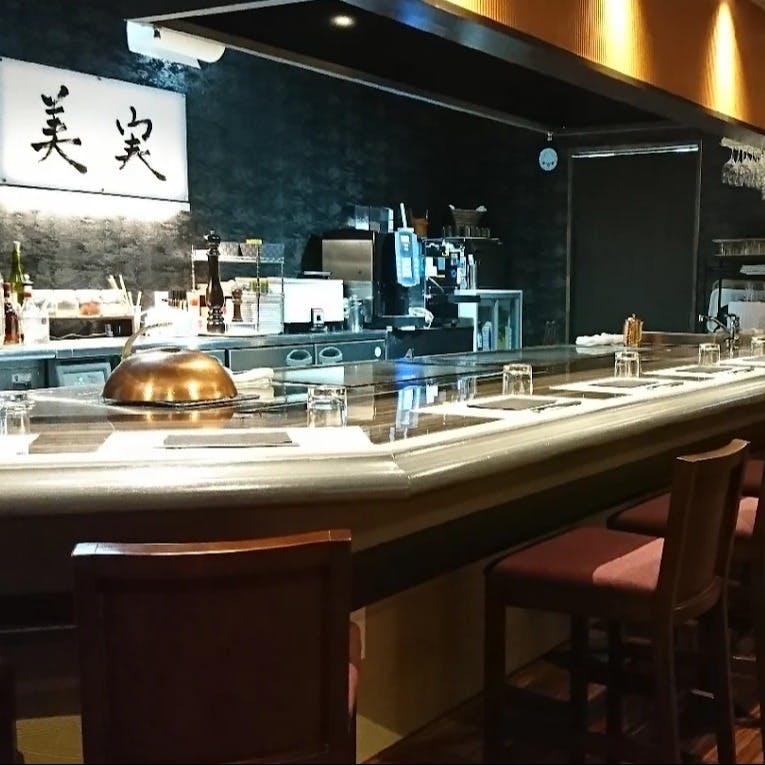 落ち着いた雰囲気の店内