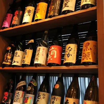 芋を中心に常時30種以上!こだわりの厳選焼酎