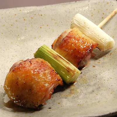 備長炭で1本1本丁寧に焼き上げる