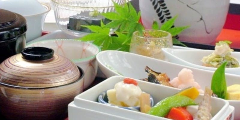 【京御膳　四季】人気の俳風御膳に季節の揚げ物と旬の小鉢をプラスした華やかな御膳＋個室確約