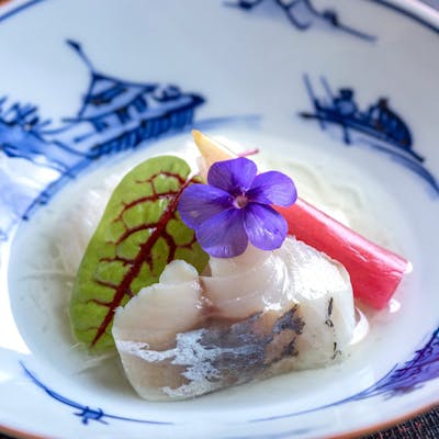 四季の彩りを懐石料理に