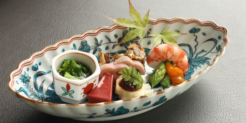 【おまかせコース】前菜、吸い物、お造り、蒸し物、焼物、煮物、食事、デザートなど全8品