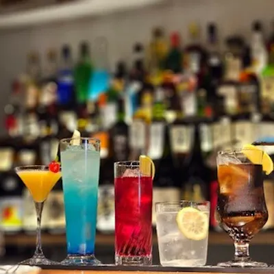 創作料理×BAR バーテンダーの創る本格カクテル
