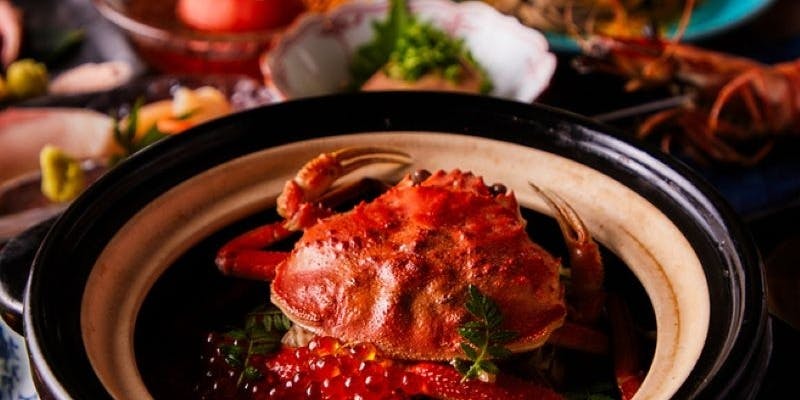 大人気の「蟹といくらの土鍋ご飯」・名物の炉端焼き・刺身盛りなど 飲み放題付！
