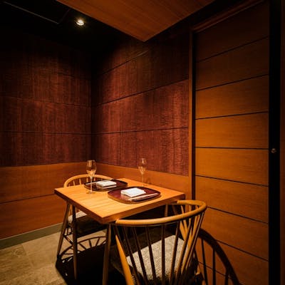 接待や記念日に最適な落ち着いた個室空間
