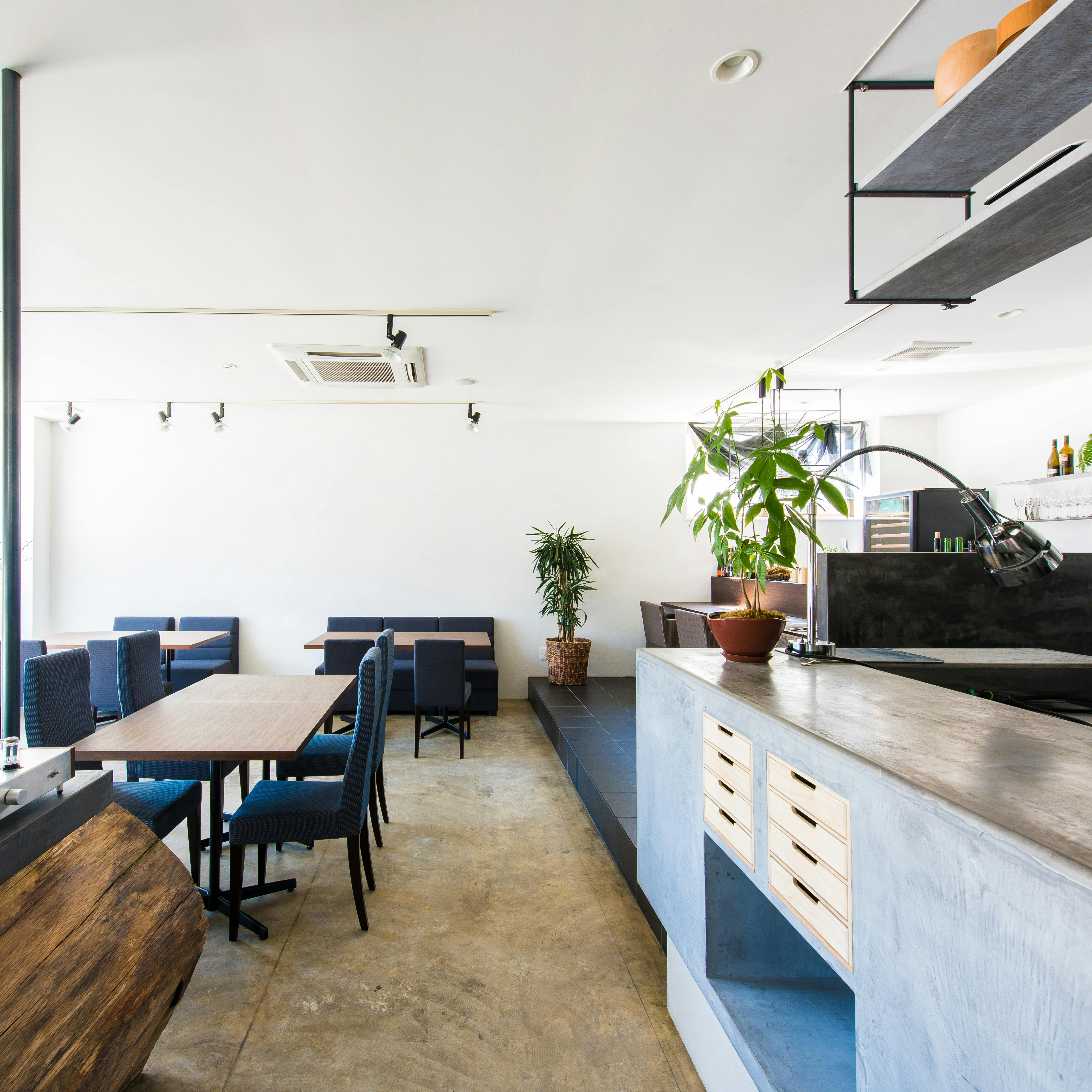 落ち着いた雰囲気の店内